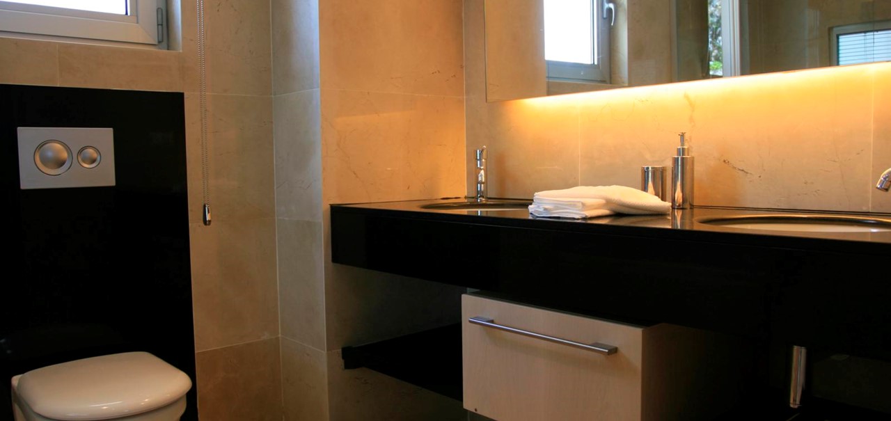 Modern finishes in the bathrooms